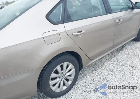 2015 Volkswagen Passat 1.8T Wolfsburg Edition из США, поврежденный, VIN 1VWAT7A37FC004600